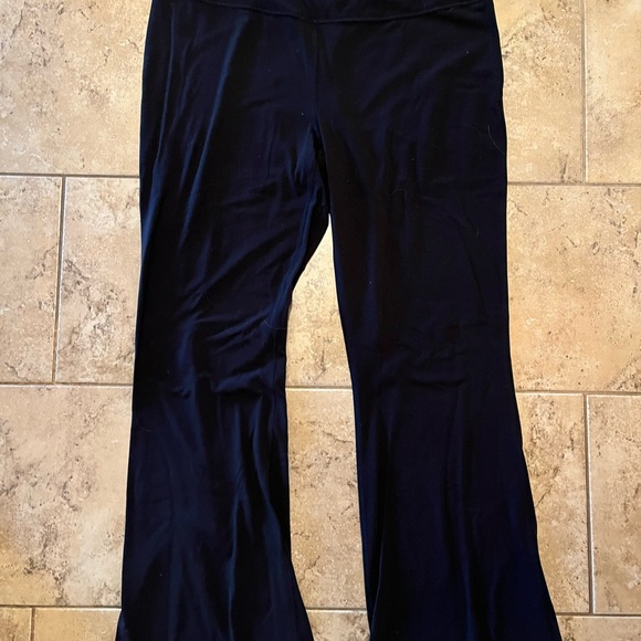 LuLuLemon Black Flared Pants - Picture 1 of 3